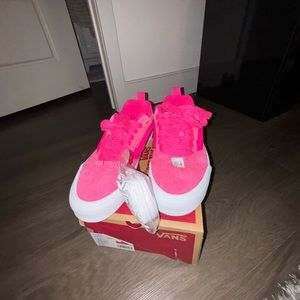 Hot Pink Knu Skool Women’s Tennis Shoes